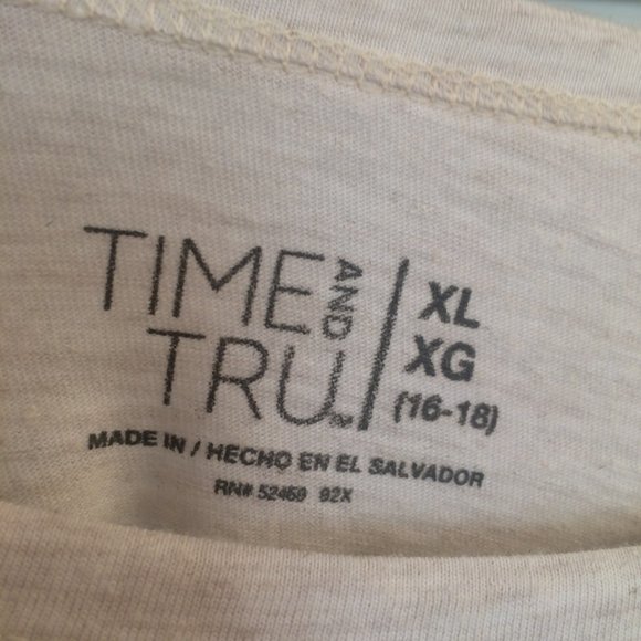 Christmas Long Sleeve Graphic Tee Wine! - Picture 7 of 7